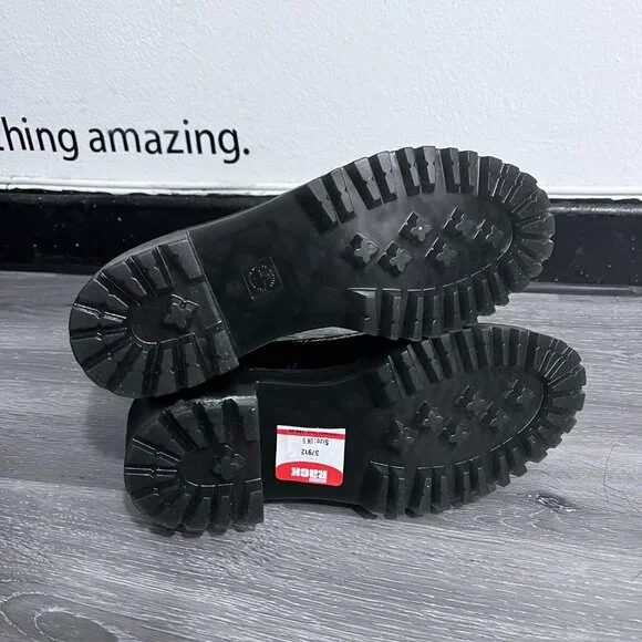 NWT Dr. Martens Rozalie Distressed Patent Heeled Chelsea Boots Sz 7 US - Picture 7 of 12